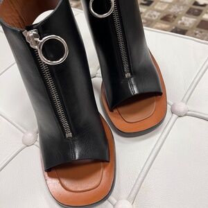 CÉLINE Leathe sandal